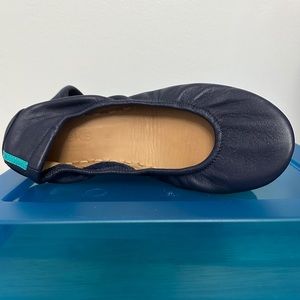Gently worn size 8 California navy Tieks
